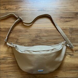 Excellent condition Viola Castellani tan crossbody